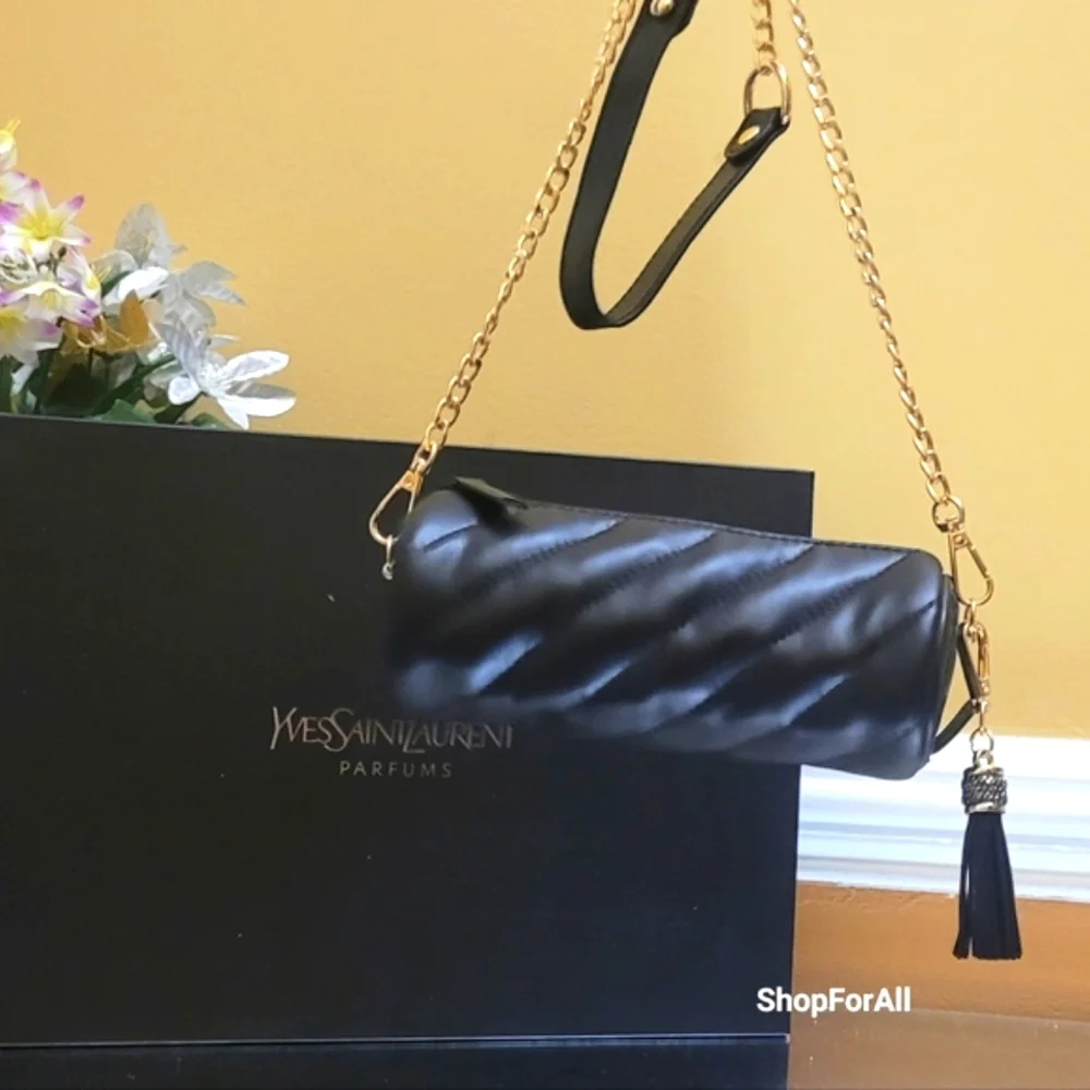 Yves Saint Laurent - Picture 14 of 16